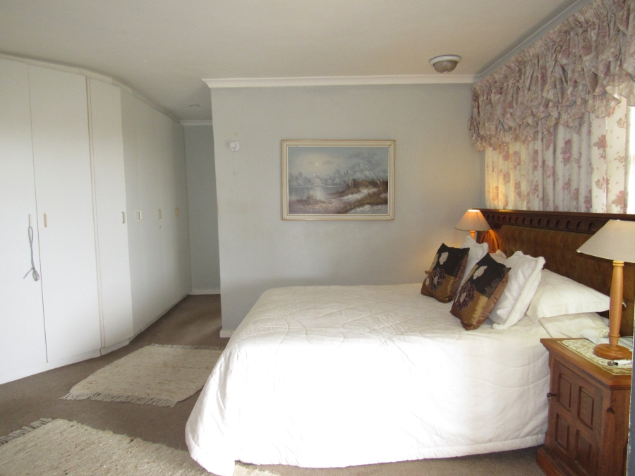 4 Bedroom Property for Sale in Wavecrest Eastern Cape